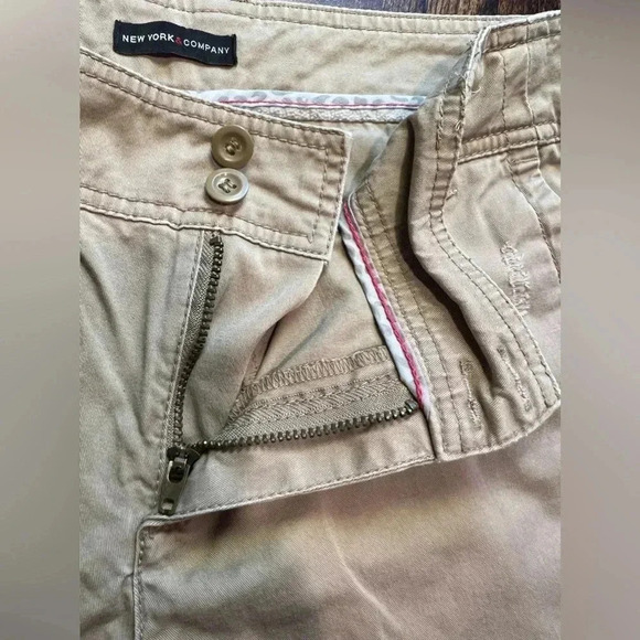 NEW YORK & COMPANY | ladies distressed khaki pants. Size: 10 - Picture 9 of 15